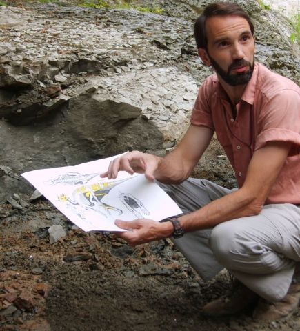  James Lamb giving a lecture regarding what had been discovered thus far, and describing the environment where the dinosaur would have lived